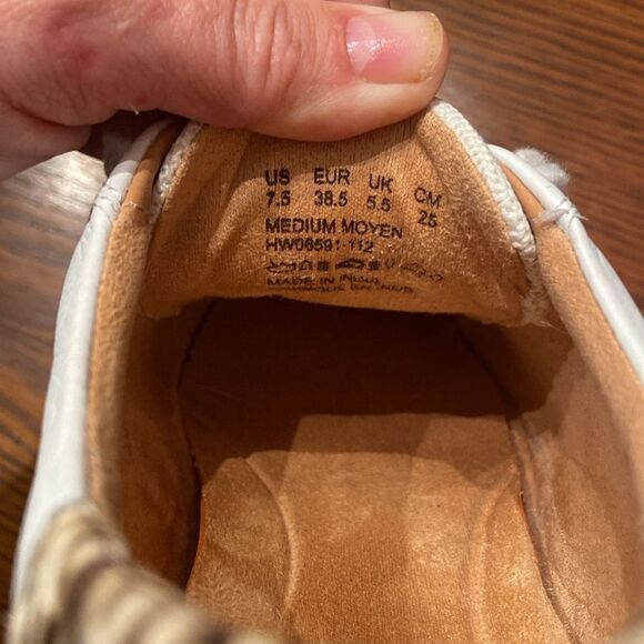 Hush puppies, sneaker, bounce plus, size 7 1/2, animal print at toe and at back - Picture 5 of 9